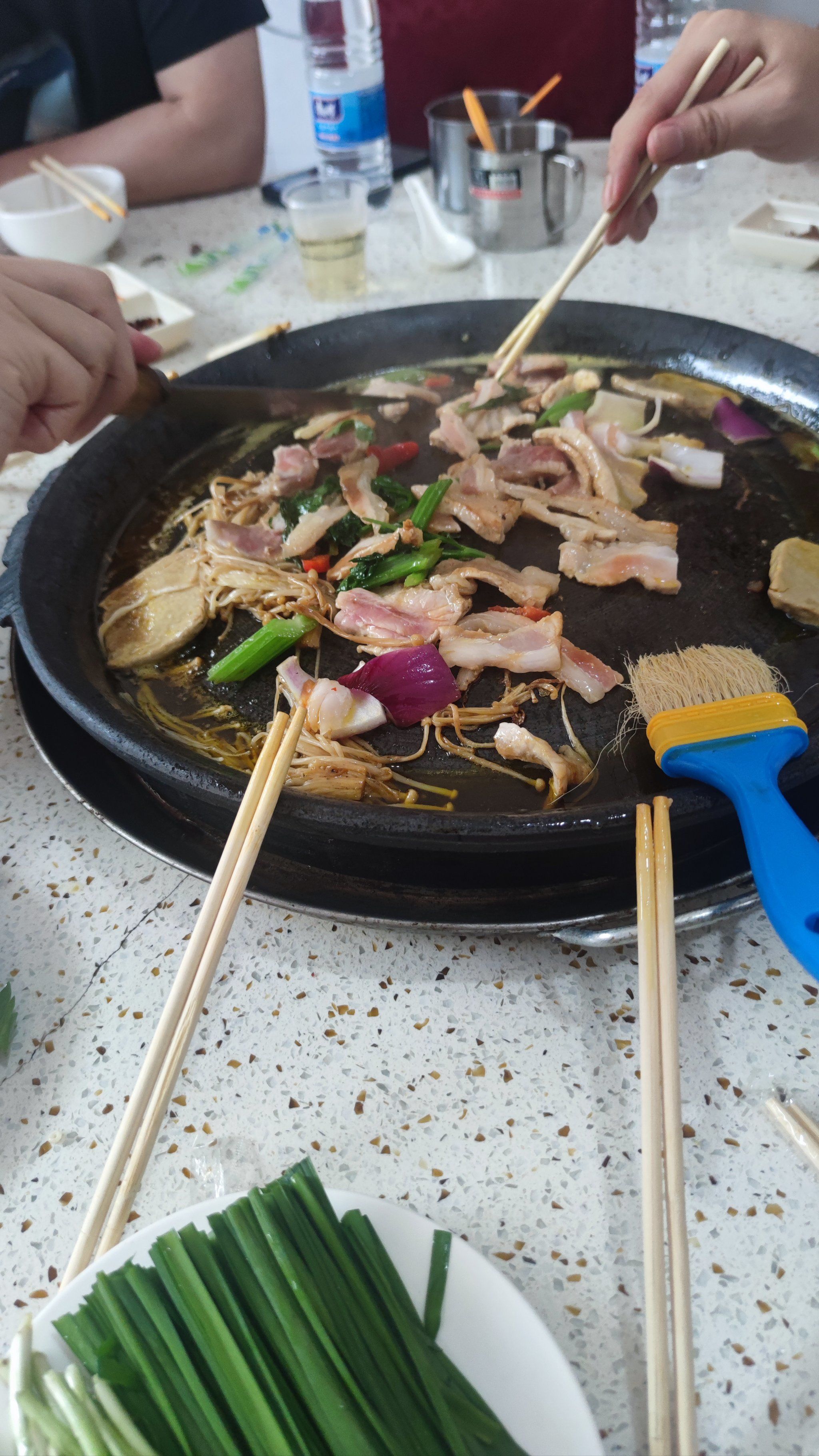 织金洞附近的贵州烙锅