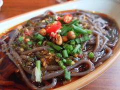 酸辣蕨根粉-龙聚德北京烤鸭(沙坪坝华宇A馆店)