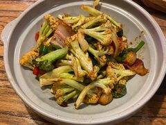 脆皮肉辣炒椰菜花-中8楼风尚云南菜(颐堤港店)