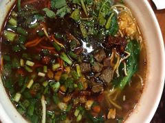 -爆炸头阿姨小四川正宗川味小吃(无任何分店)