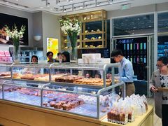 面包甜点陈列柜-好利来(乐堤港店)