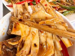 -大众跷脚牛肉馆·非遗传承单位(峨眉山店)