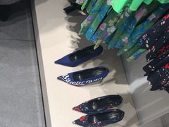 -伦敦比斯特购物村