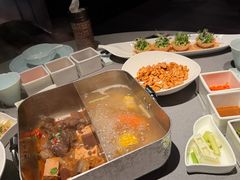 -左庭右院鲜牛肉火锅黑金店(陆家嘴中心店)