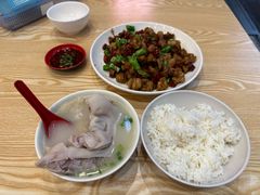 -雷祖芳老妈蹄花店