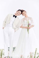 -易摄影婚纱摄影工作室