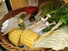 -樾餐厅泰式海鲜火锅(民歌湖店)