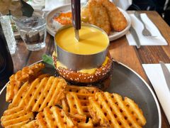 -FLOVIE FLORIST CAFE