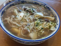 -邱芳粉店(迎宾大道旗舰店)