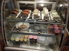 面包甜点陈列柜-西关84·History·Art·Cafe