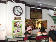 服务员-东方宫中国兰州牛肉拉面(新起街店)