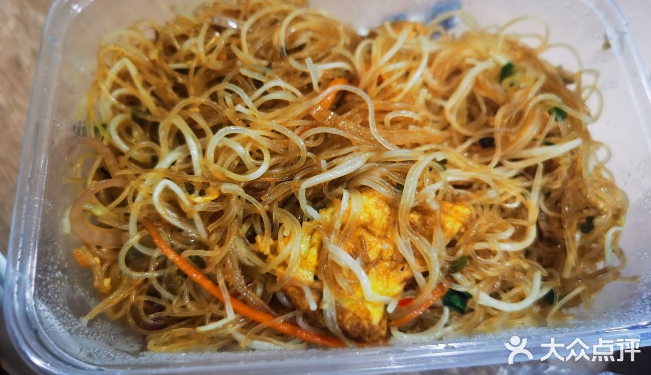面对各种美食，我们是忍着，告诉自己不能白流汗水了