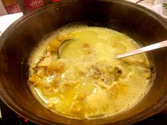 -鲜入围煮花胶鸡海鲜火锅