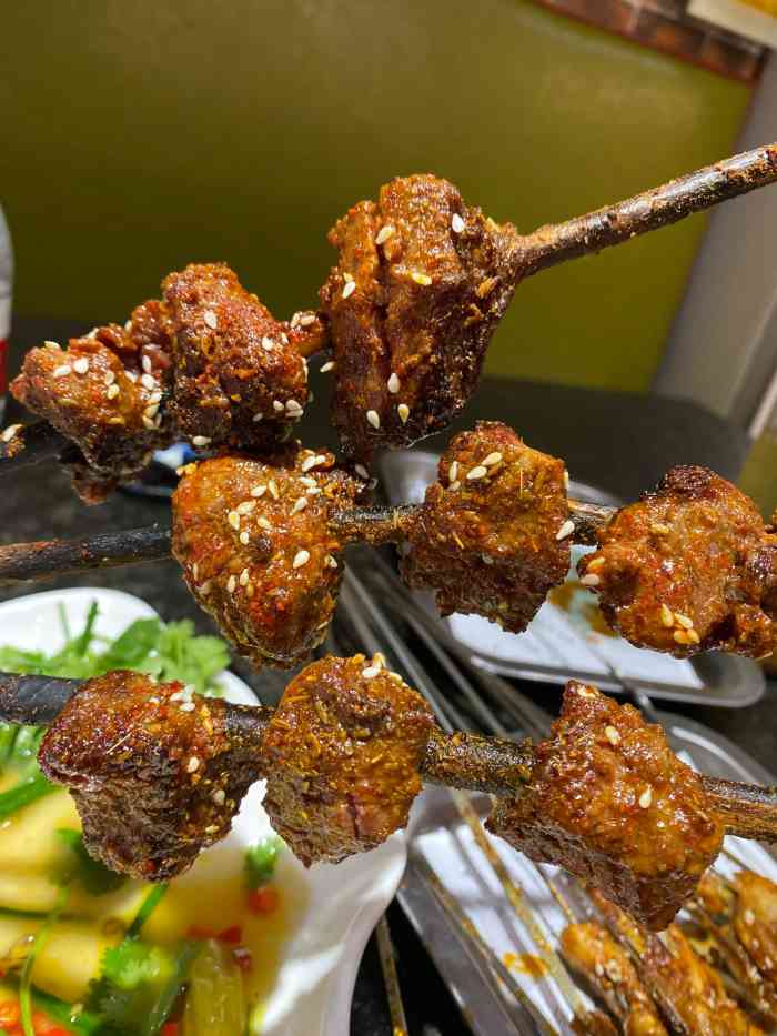 小东北烤肉(眉县店)-"因工前往眉县开会,忙碌一天,晚上大家一商.