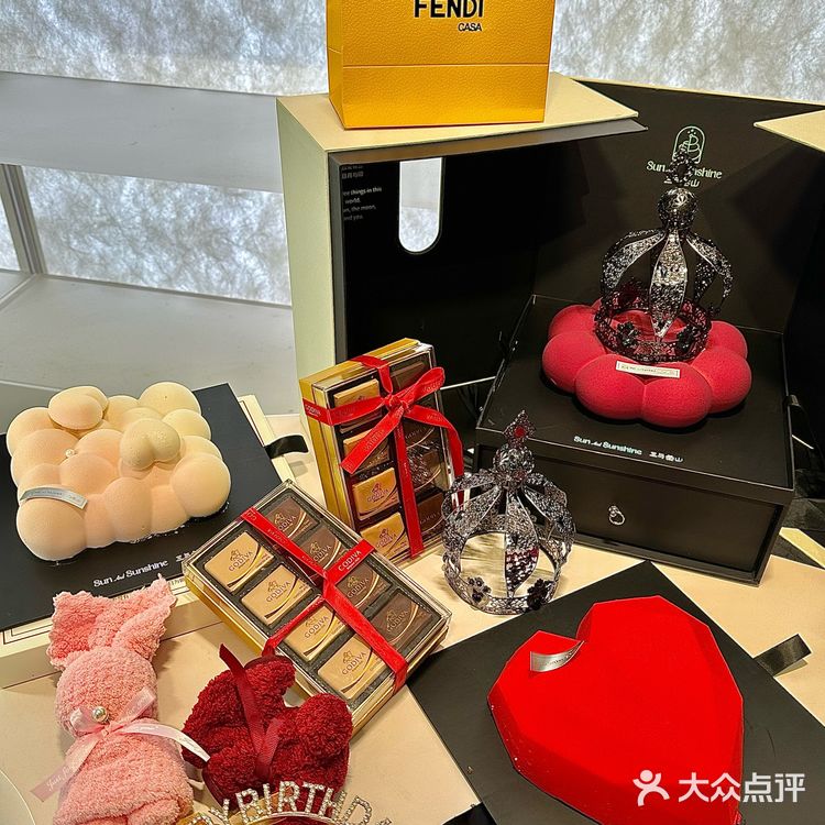 闺蜜生日定了三与叁山的蛋糕 收到成品瞬间被惊艳了