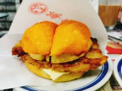 芝士猪扒菠萝包-華人 華星冰室(氹仔 店)