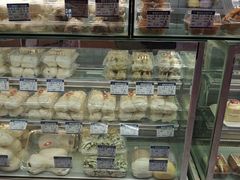 -白玉兰食品甜凤店(合生汇店)