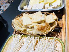 -超越炭火牛蛙火锅鸡(河东店)