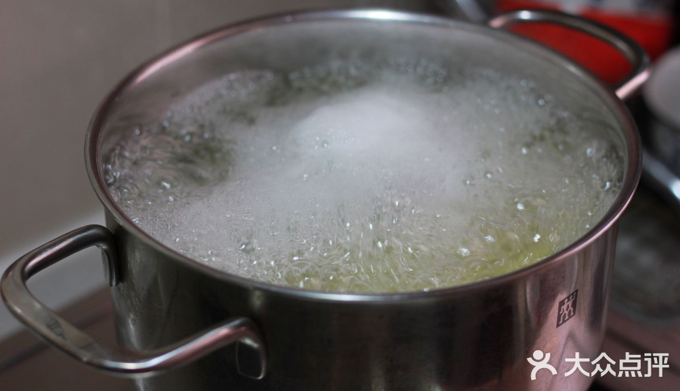 高级！在家里也能做的墨鱼汁意大利面