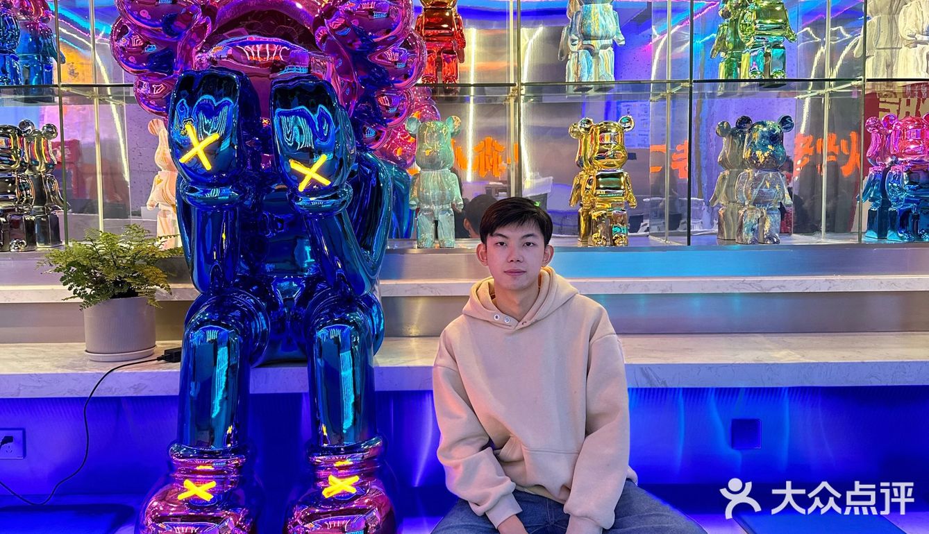 哇不是吧这么赛博朋克你确定这是火锅店？