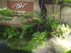 -Chom Cafe and Restaurant