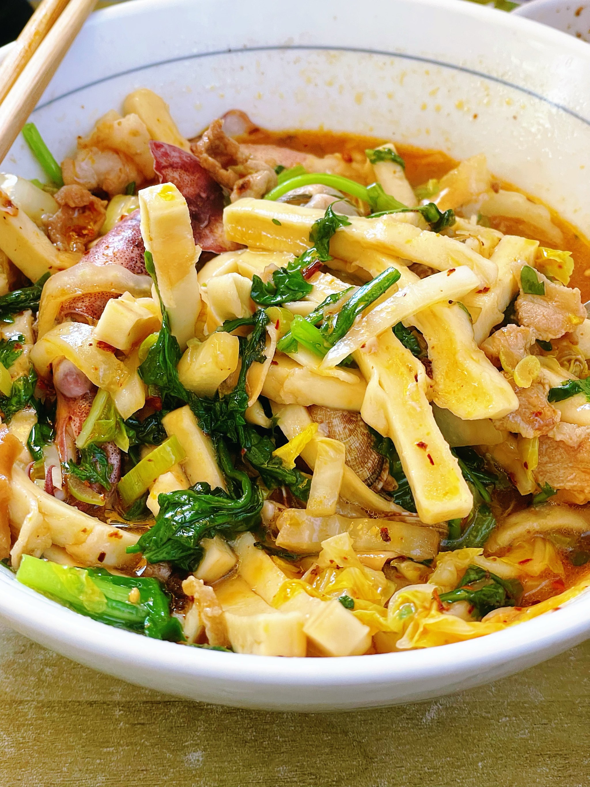 🌊青岛大叔厨房!这碗海鲜烩饼鲜到跺脚🦪