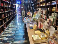 -钟书阁(松江泰晤士小镇店)