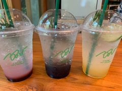-Chom Cafe and Restaurant