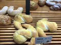 -焙丽拾光(麦凯乐直营店)