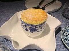 舒芙蕾佐蓝莓冰淇淋-弦月窗LUNETTE BY AMANDA(复兴路店)