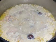 胡椒猪肚鸡-洪氏嗨捞·广东猪肚鸡·椰子鸡火锅(西咸万象城店)