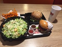 -The Habit Burger Grill 哈比特汉堡(复兴soho店)