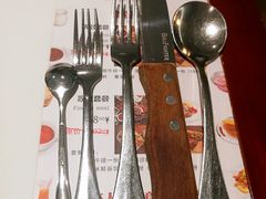 餐具摆设-爱丽丝牛排西餐厅(光谷步行街店)