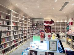 -钟书阁(群光广场店)