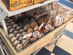 -85度C(生甜甜圈研究工坊·上海平凉店)