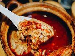 麻辣猪脑-何妹湿辣牛肉·粤式烧烤砂煲(桂雅路店)