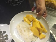 -芒果糯米饭摊子