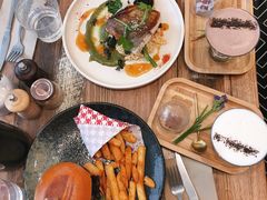 -FLOVIE FLORIST CAFE