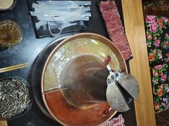 -果松木炭酸菜铜火锅·外婆参鸡汤