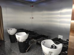 -Tloml salon