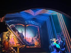 -小镇影院迪士尼小熊Duffy与他的朋友合影地