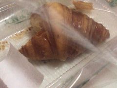 爆浆牛角包-六贤记(杭州龙湖滨江天街店)