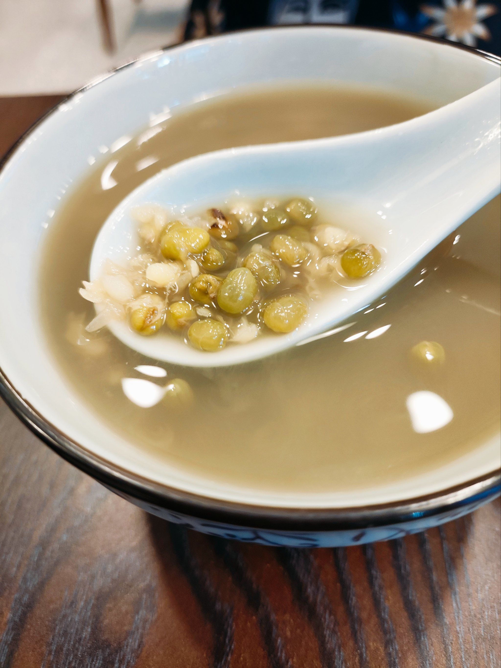 夏天就要喝一碗绿豆汤,要起沙的!