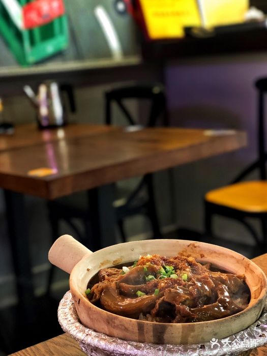 上游牛杂牛杂煲仔饭图片