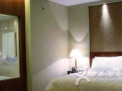 -汕尾巴黎半岛酒店