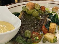 煎多宝鱼配蒜蓉炒菠菜-LA MAISON公鸡和龙(蛇口店)