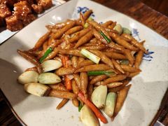 腊八蒜炒莜面-百花人家(门城水岸店)