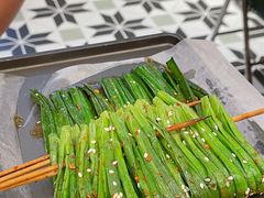 -何妹湿辣牛肉·粤式烧烤砂煲(桂雅路店)