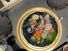-铭牛烧肉·和牛海鲜自助(高新月牙湖店)