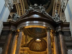 -皮拉尔圣母圣殿主教座堂